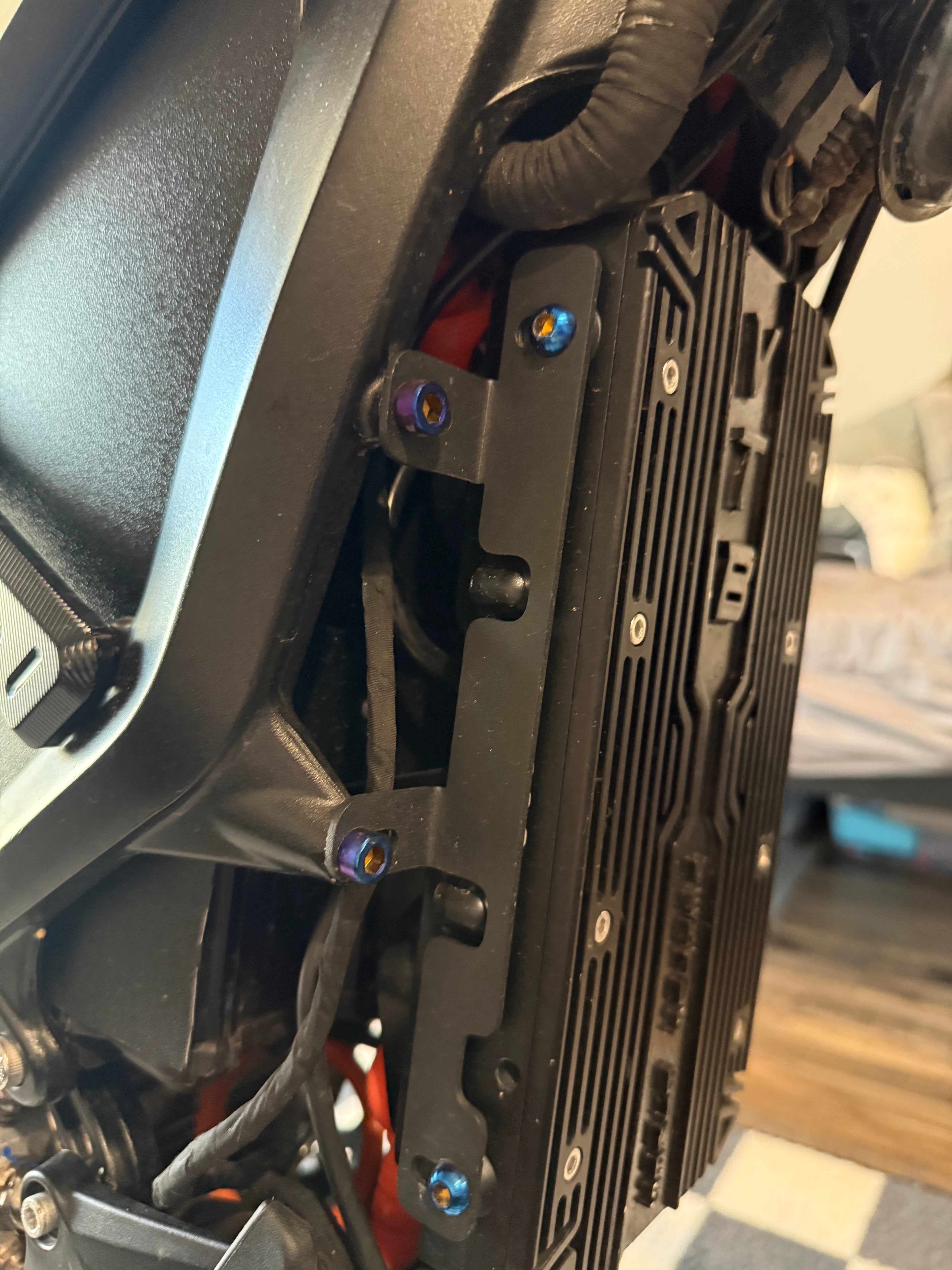 Ultra bee stock controller titanium (4 bolts)